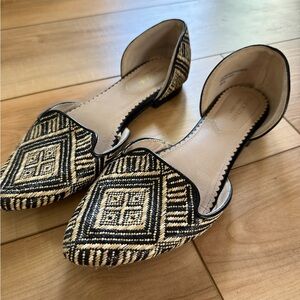 Isaac Mizrahi Black and Cream Geometric Flats